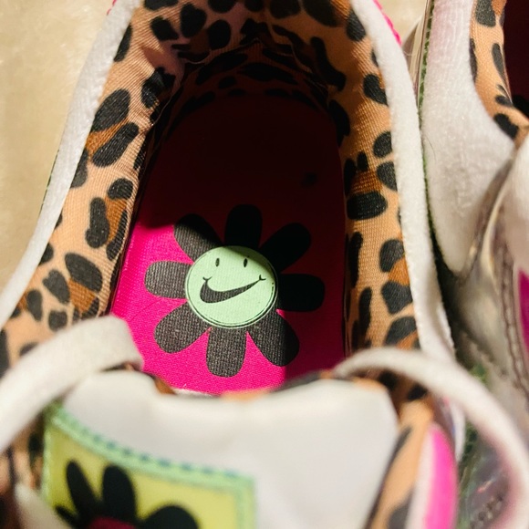 Air Max 90 LX Laser Fuchsia (Women’s, Size 8) - Picture 11 of 15